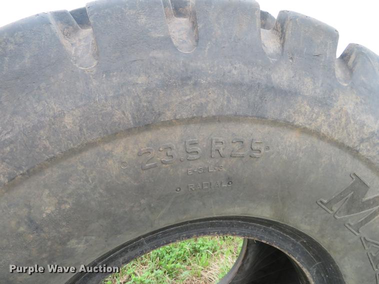 image for item EJ9574 (2) Titan MXL 23.5R25 tires