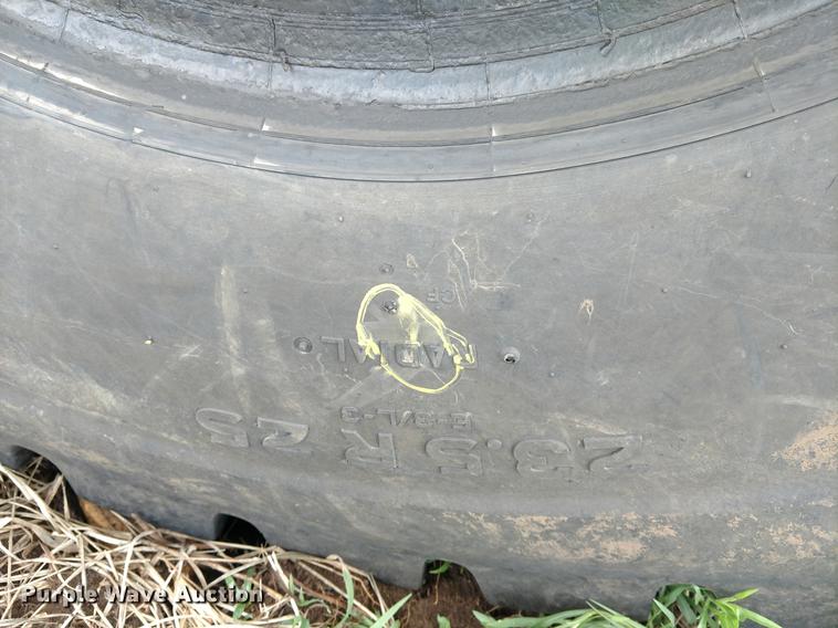 image for item EJ9574 (2) Titan MXL 23.5R25 tires