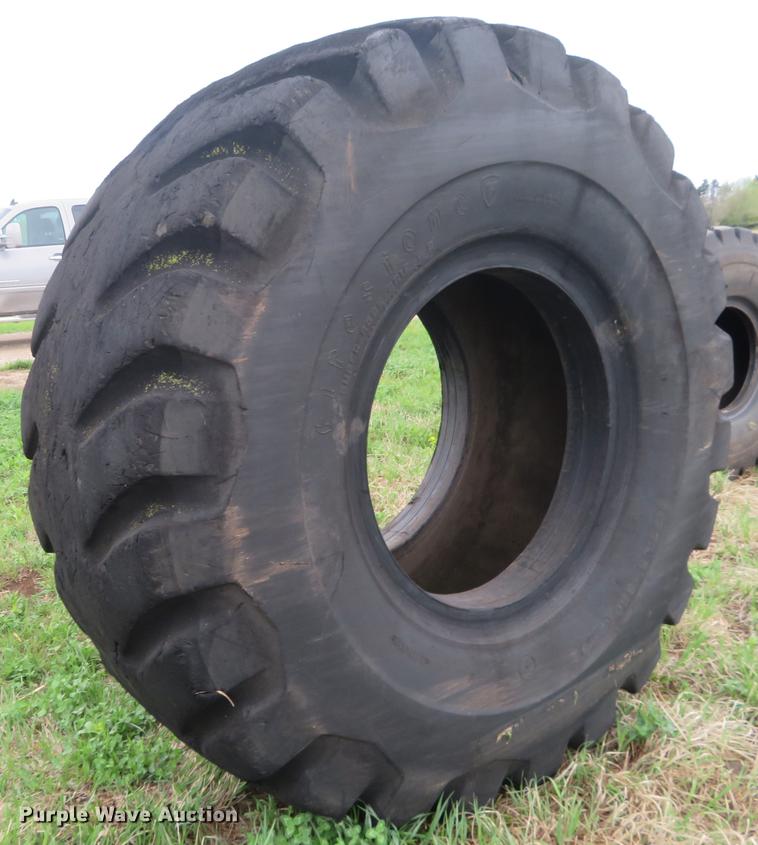 image for item EJ9575 Firestone 33.25-35 tires