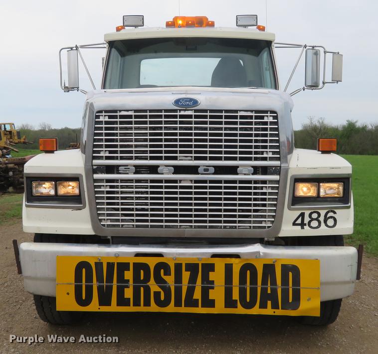 image for item EJ9576 1988 Ford LTL9000 semi truck