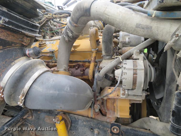 image for item EJ9576 1988 Ford LTL9000 semi truck