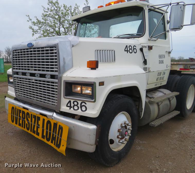 image for item EJ9576 1988 Ford LTL9000 semi truck