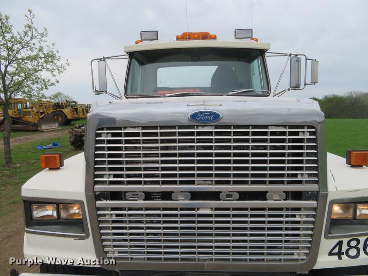 image for item EJ9576 1988 Ford LTL9000 semi truck