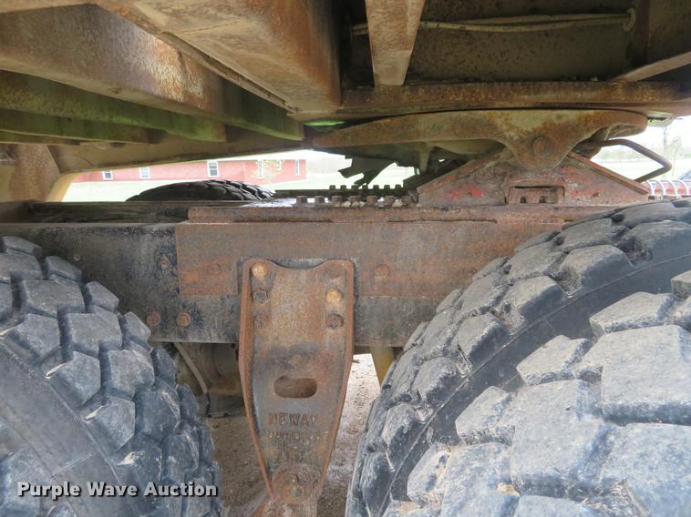 image for item EJ9576 1988 Ford LTL9000 semi truck