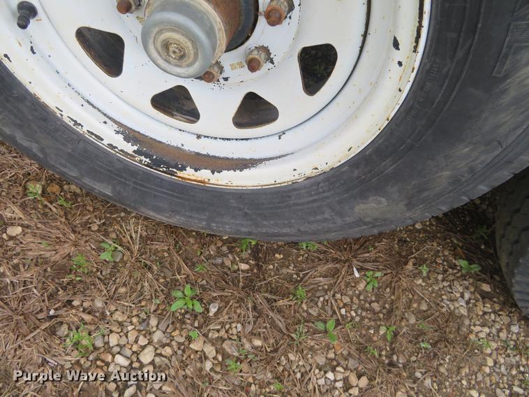 image for item EJ9578 2009 Branson tilt deck utility trailer