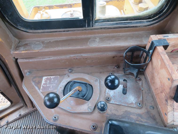 image for item EJ9580 Caterpillar D7H dozer