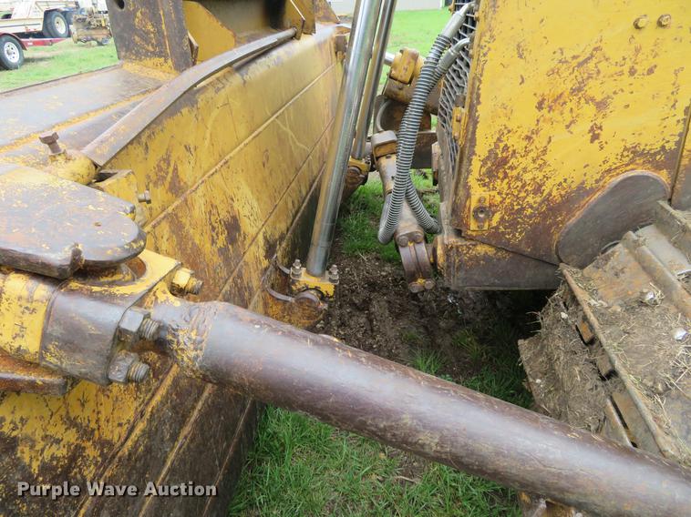 image for item EJ9580 Caterpillar D7H dozer
