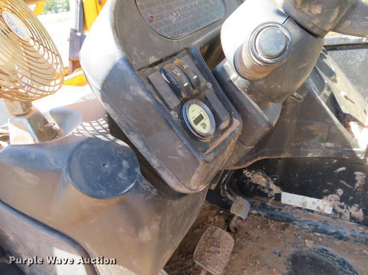 image for item EJ9586 2012 JCB 510-56 telehandler