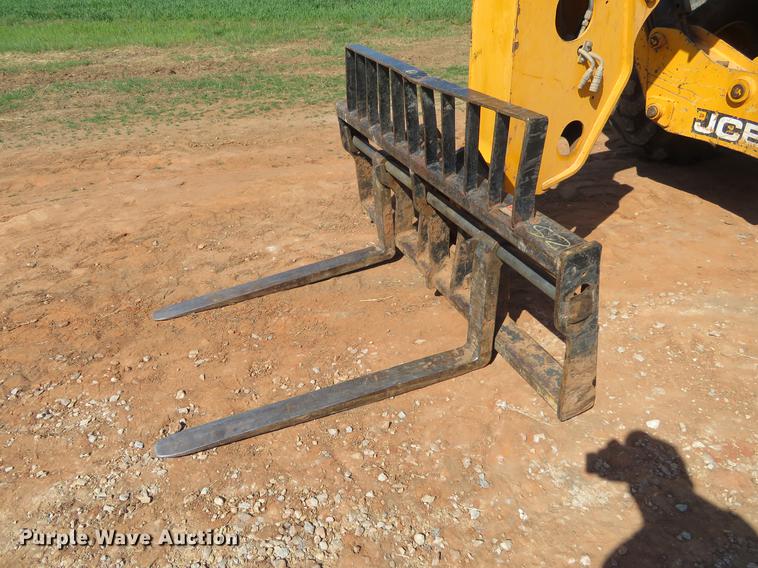 image for item EJ9586 2012 JCB 510-56 telehandler
