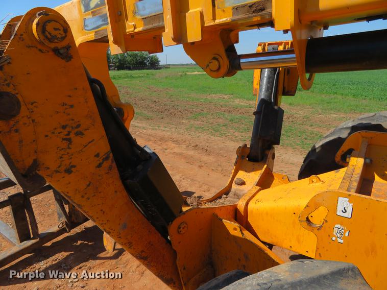 image for item EJ9586 2012 JCB 510-56 telehandler