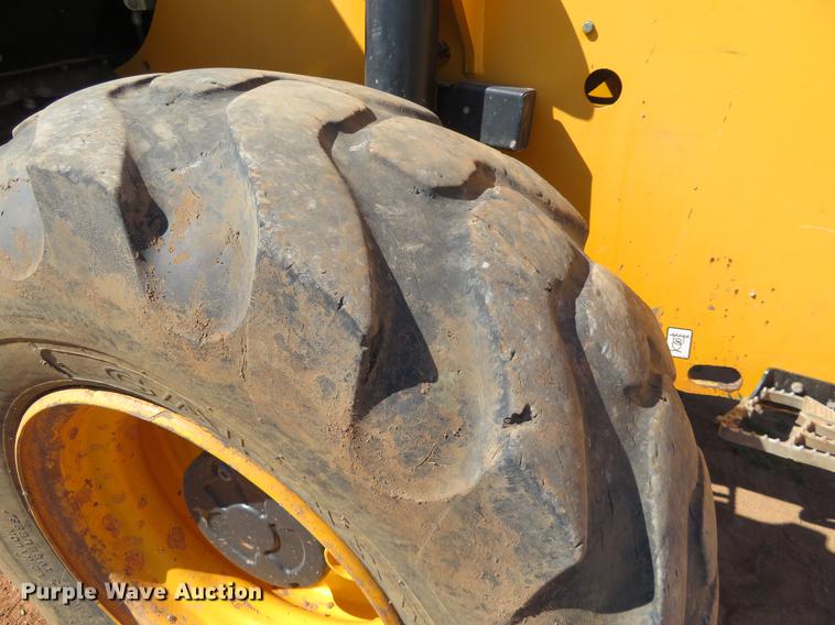 image for item EJ9586 2012 JCB 510-56 telehandler
