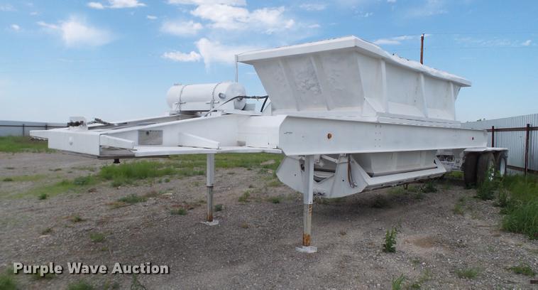 image for item EN9559 1981 Multech bottom dump trailer
