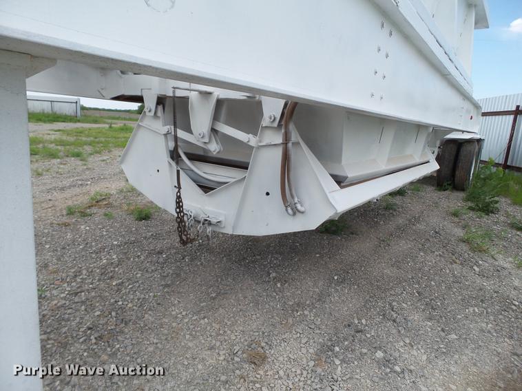 image for item EN9559 1981 Multech bottom dump trailer