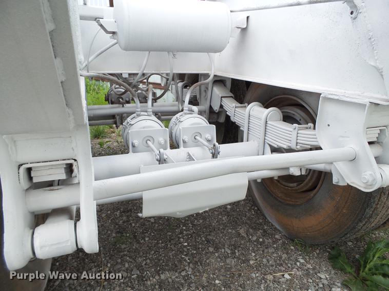 image for item EN9559 1981 Multech bottom dump trailer