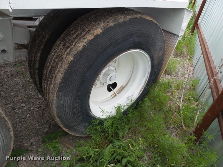 image for item EN9559 1981 Multech bottom dump trailer