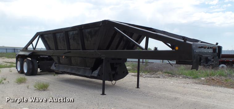 image for item EN9561 1990 Freuhauf DES-M2-M20/90A bottom dump trailer