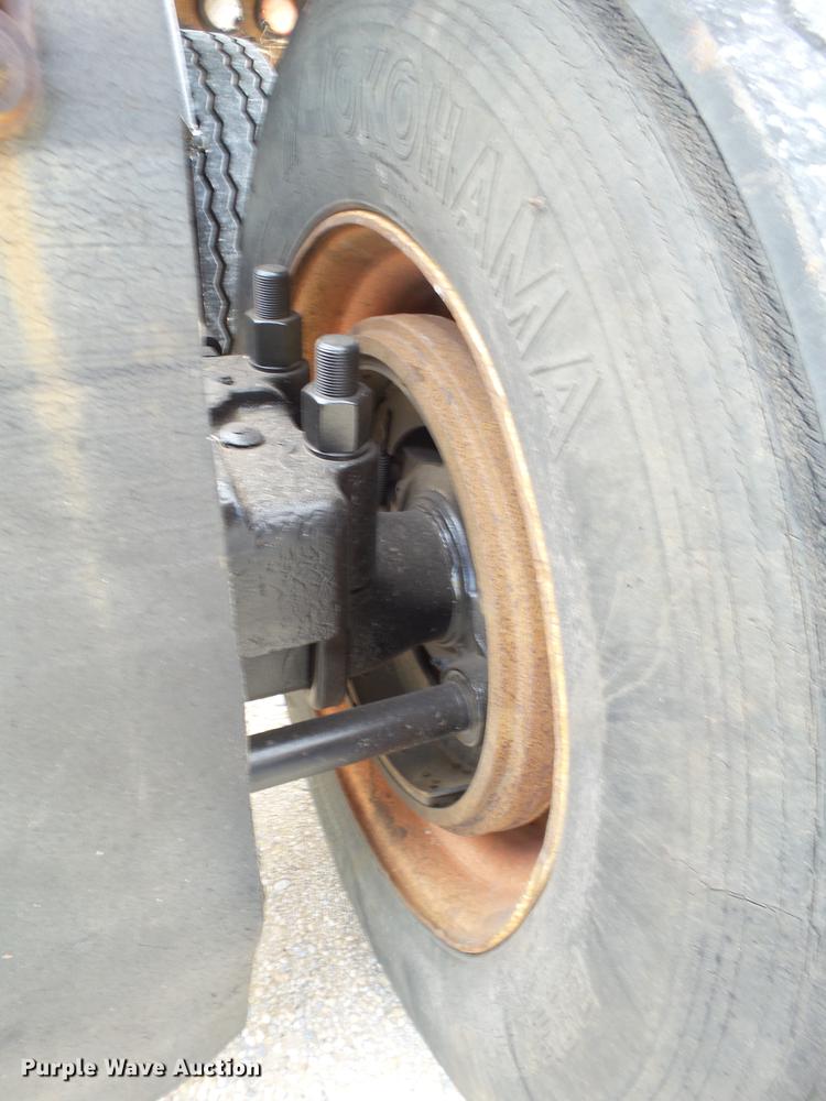 image for item EN9561 1990 Freuhauf DES-M2-M20/90A bottom dump trailer