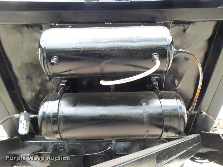 image for item EN9561 1990 Freuhauf DES-M2-M20/90A bottom dump trailer