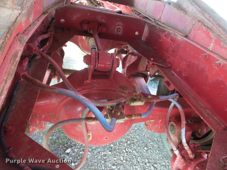 image for item EN9562 1990 International F-9370 semi truck