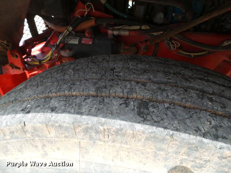 image for item EN9562 1990 International F-9370 semi truck