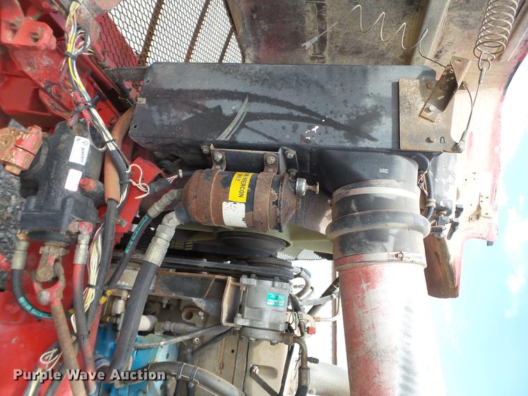 image for item EN9562 1990 International F-9370 semi truck