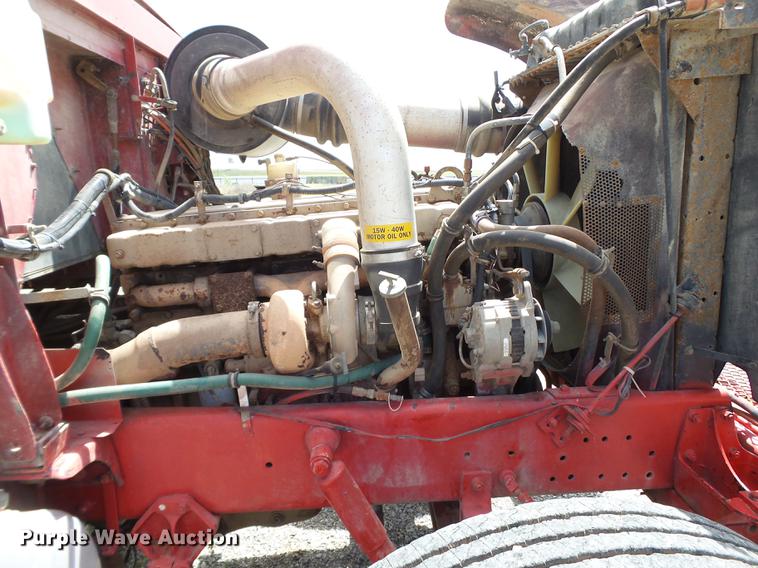 image for item EN9562 1990 International F-9370 semi truck