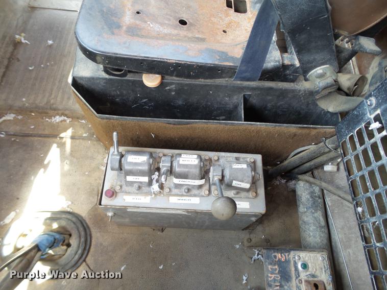 image for item EN9562 1990 International F-9370 semi truck