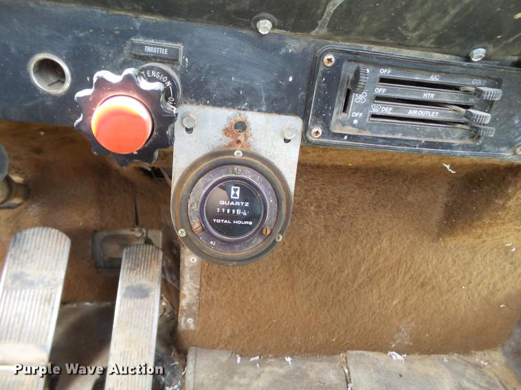 image for item EN9562 1990 International F-9370 semi truck