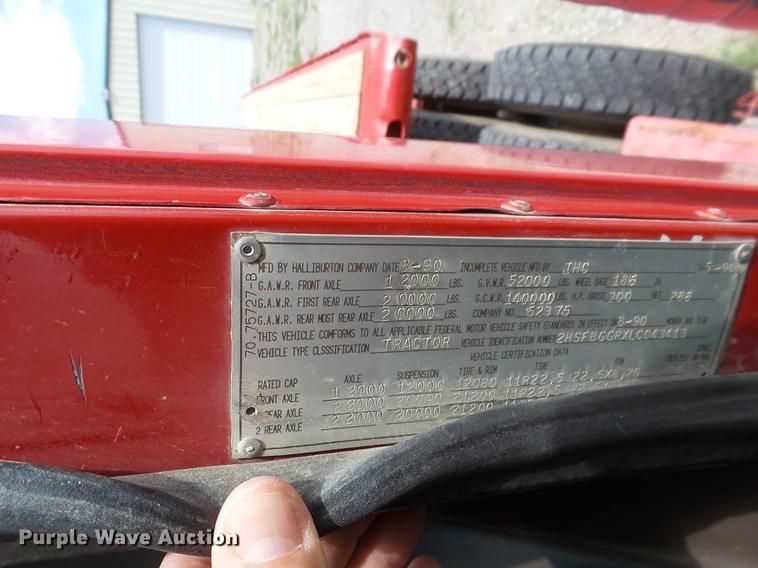 image for item EN9562 1990 International F-9370 semi truck