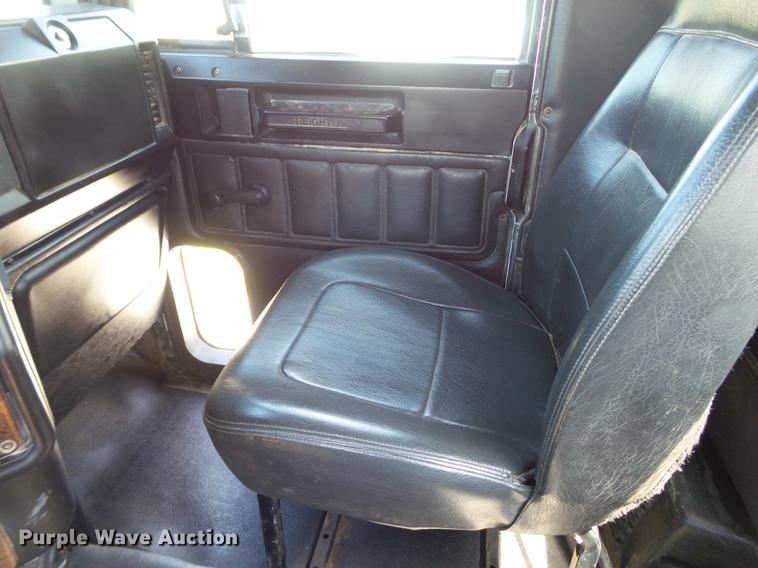 image for item EN9568 2006 Freightliner FLD120 SD semi truck