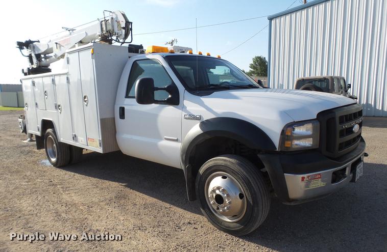 image for item EN9584 2007 Ford F550 Super Duty service truck