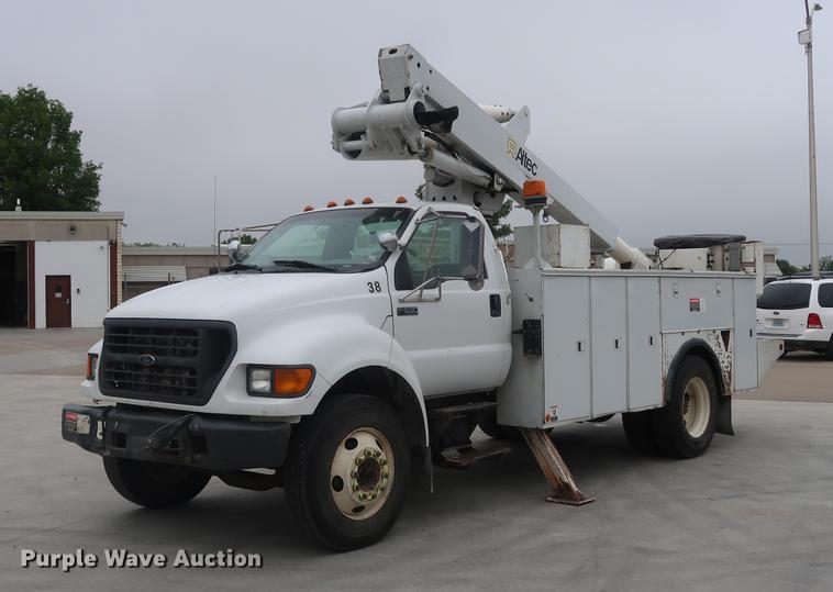 image for item EP9338 2000 Ford F650 bucket truck
