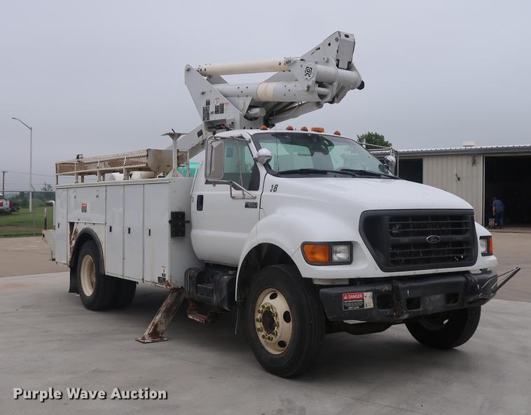 image for item EP9338 2000 Ford F650 bucket truck