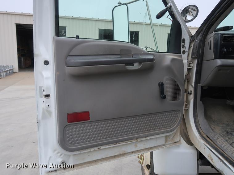 image for item EP9338 2000 Ford F650 bucket truck