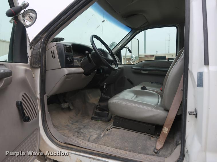 image for item EP9338 2000 Ford F650 bucket truck