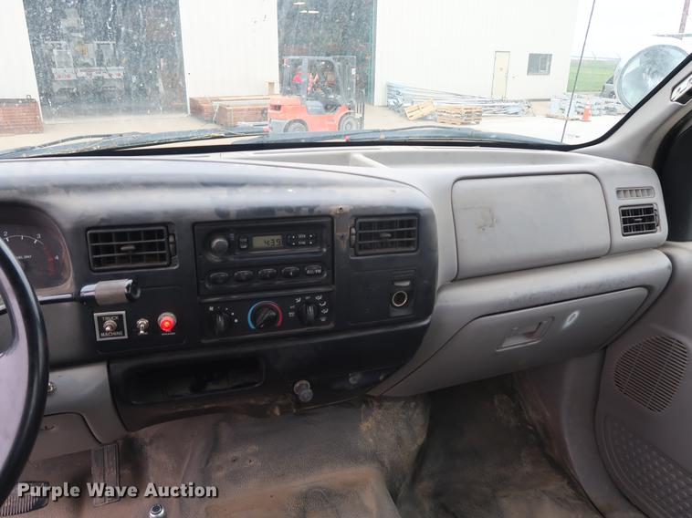 image for item EP9338 2000 Ford F650 bucket truck