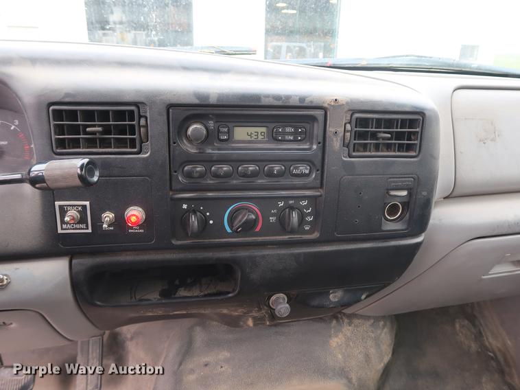 image for item EP9338 2000 Ford F650 bucket truck