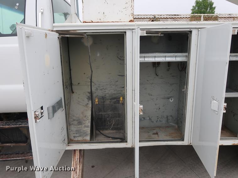 image for item EP9338 2000 Ford F650 bucket truck