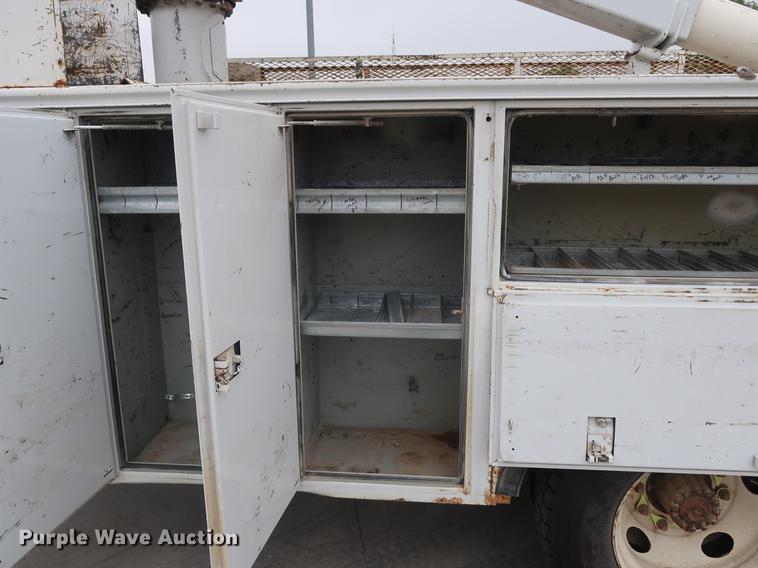 image for item EP9338 2000 Ford F650 bucket truck