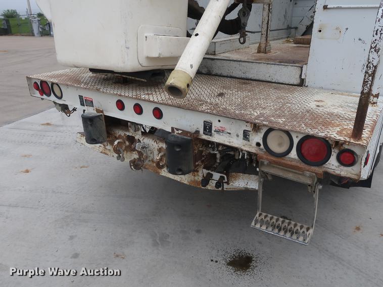 image for item EP9338 2000 Ford F650 bucket truck