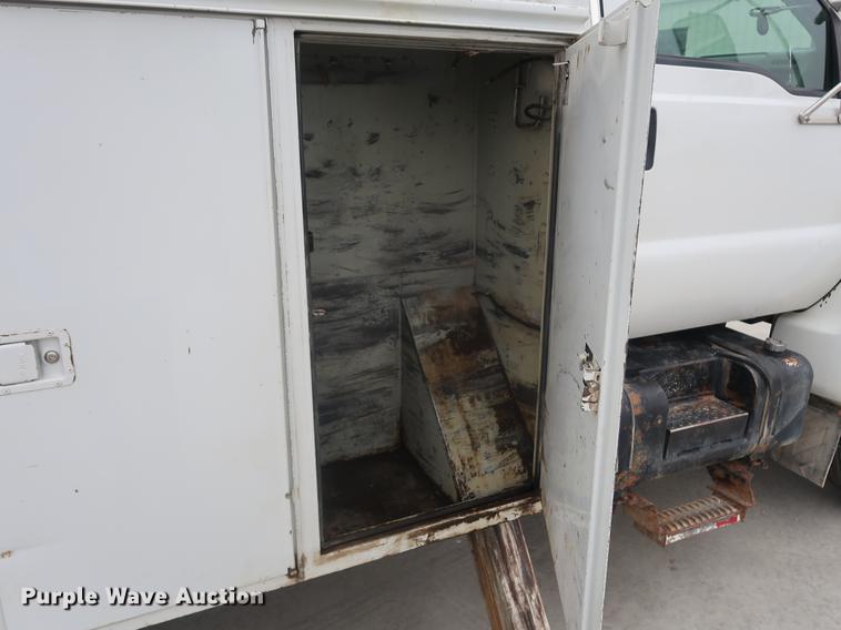 image for item EP9338 2000 Ford F650 bucket truck