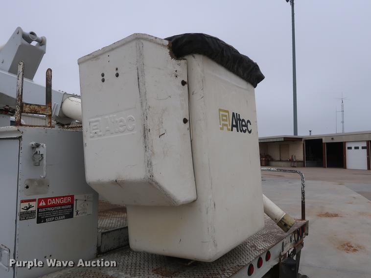 image for item EP9338 2000 Ford F650 bucket truck