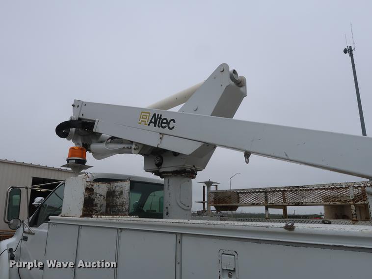 image for item EP9338 2000 Ford F650 bucket truck