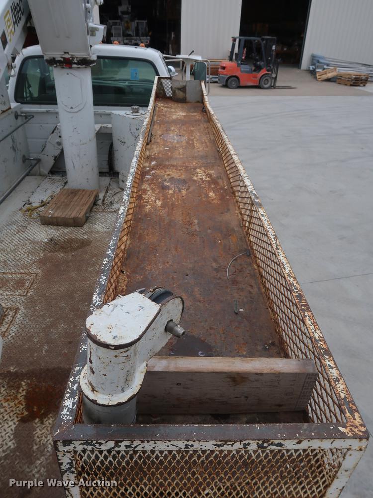 image for item EP9338 2000 Ford F650 bucket truck