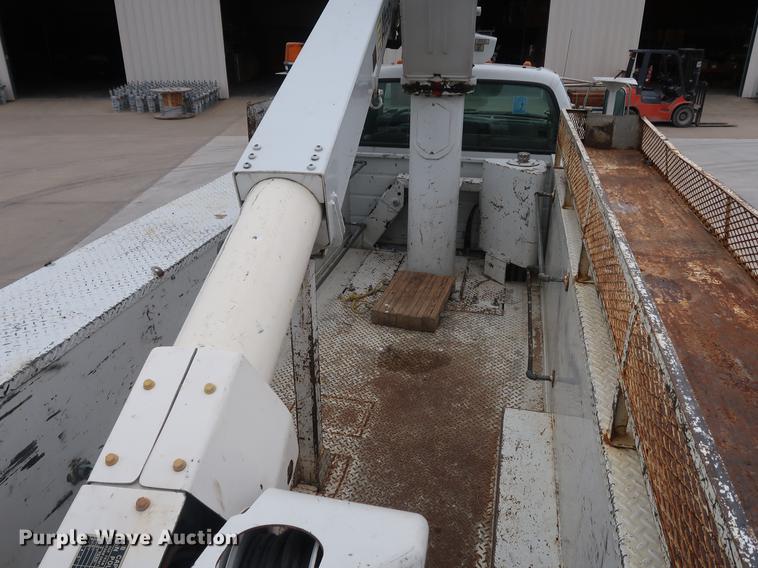 image for item EP9338 2000 Ford F650 bucket truck