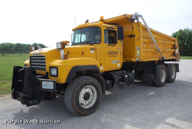 image for item J8510 1998 Mack RD688S dump truck