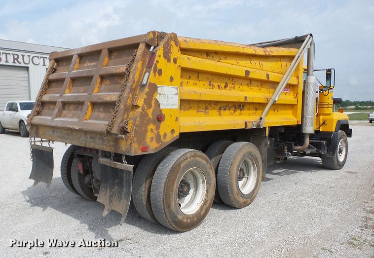 image for item J8510 1998 Mack RD688S dump truck