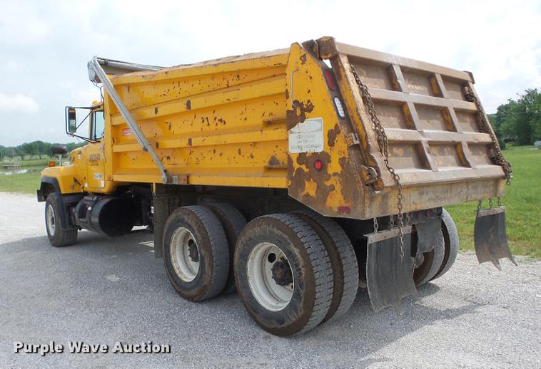 image for item J8510 1998 Mack RD688S dump truck