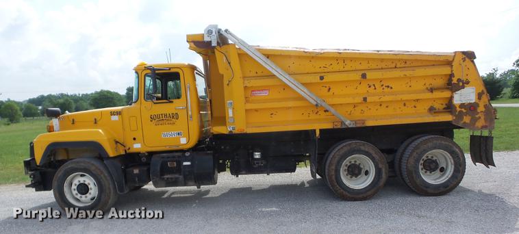 image for item J8510 1998 Mack RD688S dump truck