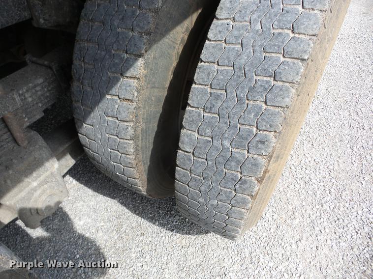 image for item J8510 1998 Mack RD688S dump truck